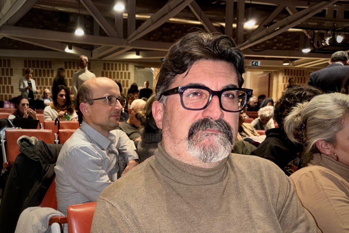 On the evening of Feb. 3, 2026, Mayor Maurizio Greci attended the second show of the Shen Yun New York Company at Teatro delle Muse. (Alessandro Starnoni/The Epoch Times)