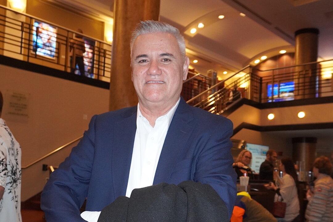 Shen Yun Is Doing ‘A Fantastic Job,’ Says International Company Owner