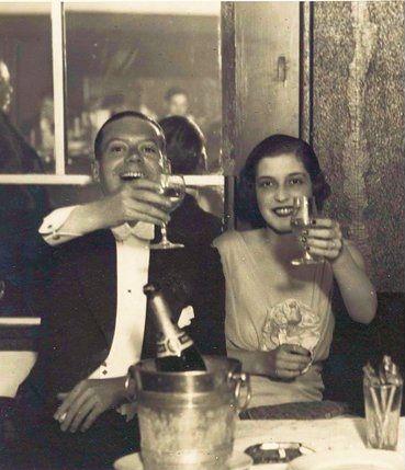 Cole Porter with Betty Shevlin Smith in the 1920s. (Public Domain)