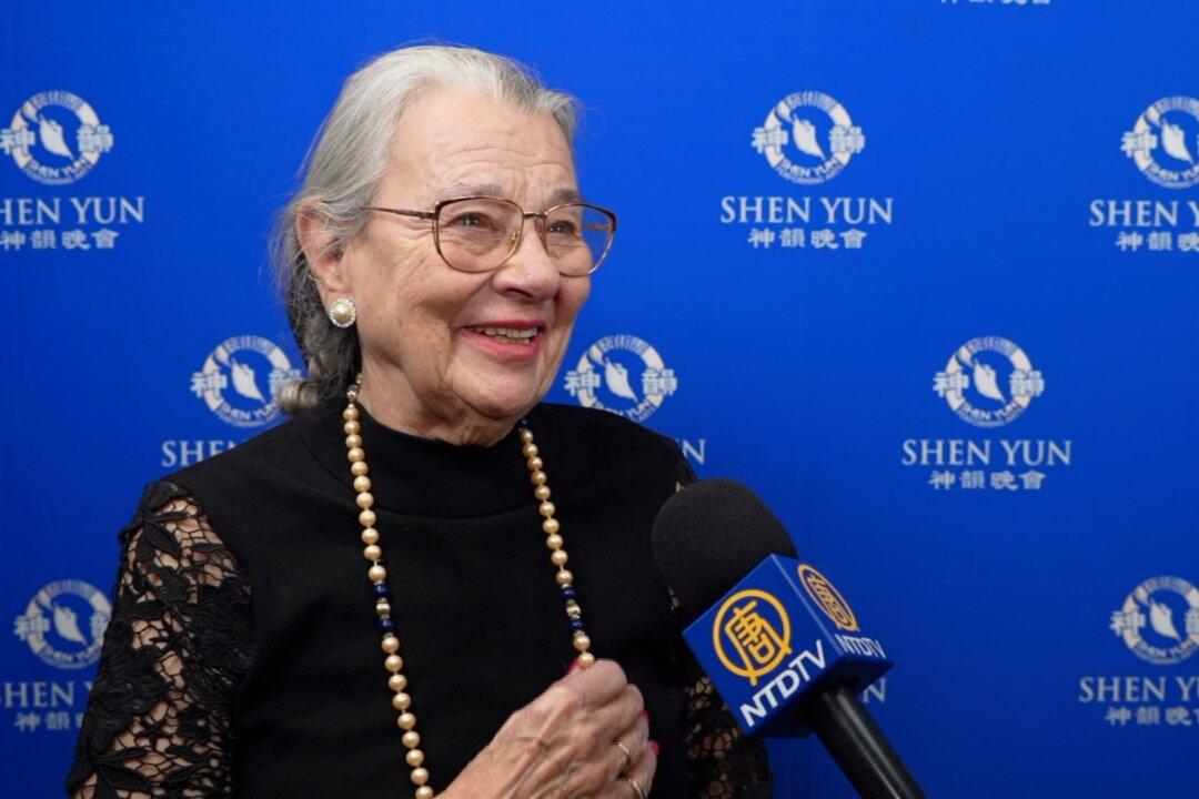Former Ballet Dancer Says Shen Yun Is ‘Food for the Soul’