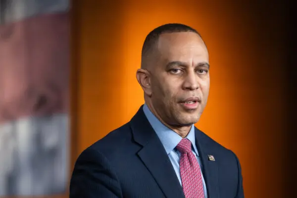 LIVE NOW: House Democratic Leader Jeffries Holds Press Conference (Mar. 3)