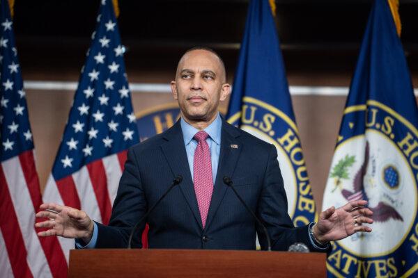 House Minority Leader Hakeem Jeffries Holds News Conference (April 20)