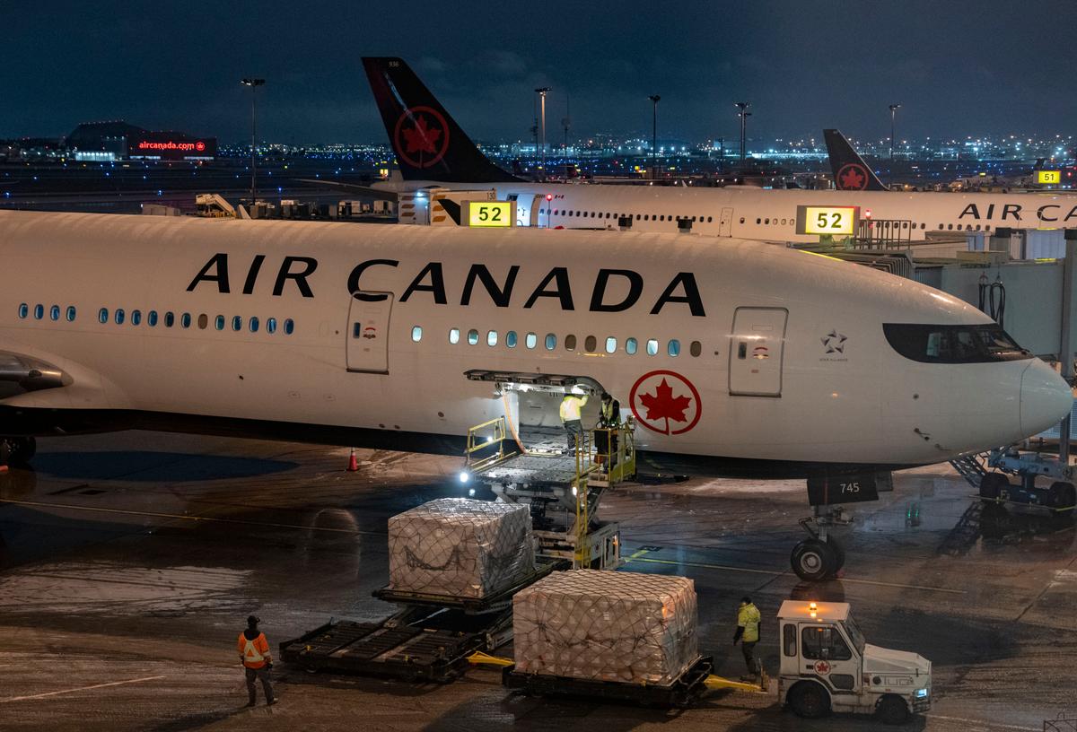 Canadians Awaiting Flights Home as US Oil Blockade Causes Energy Shortage in Cuba