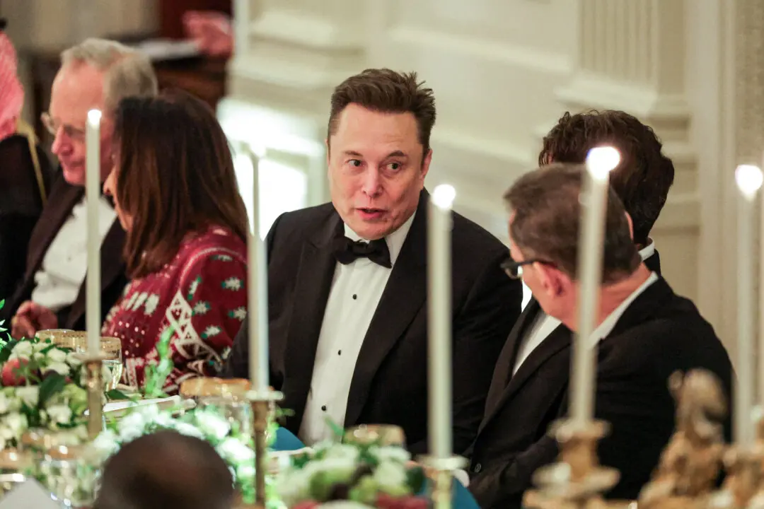 Musk Offers Legal Fees for Anyone Sued Who ‘Speaks the Truth’ About Epstein