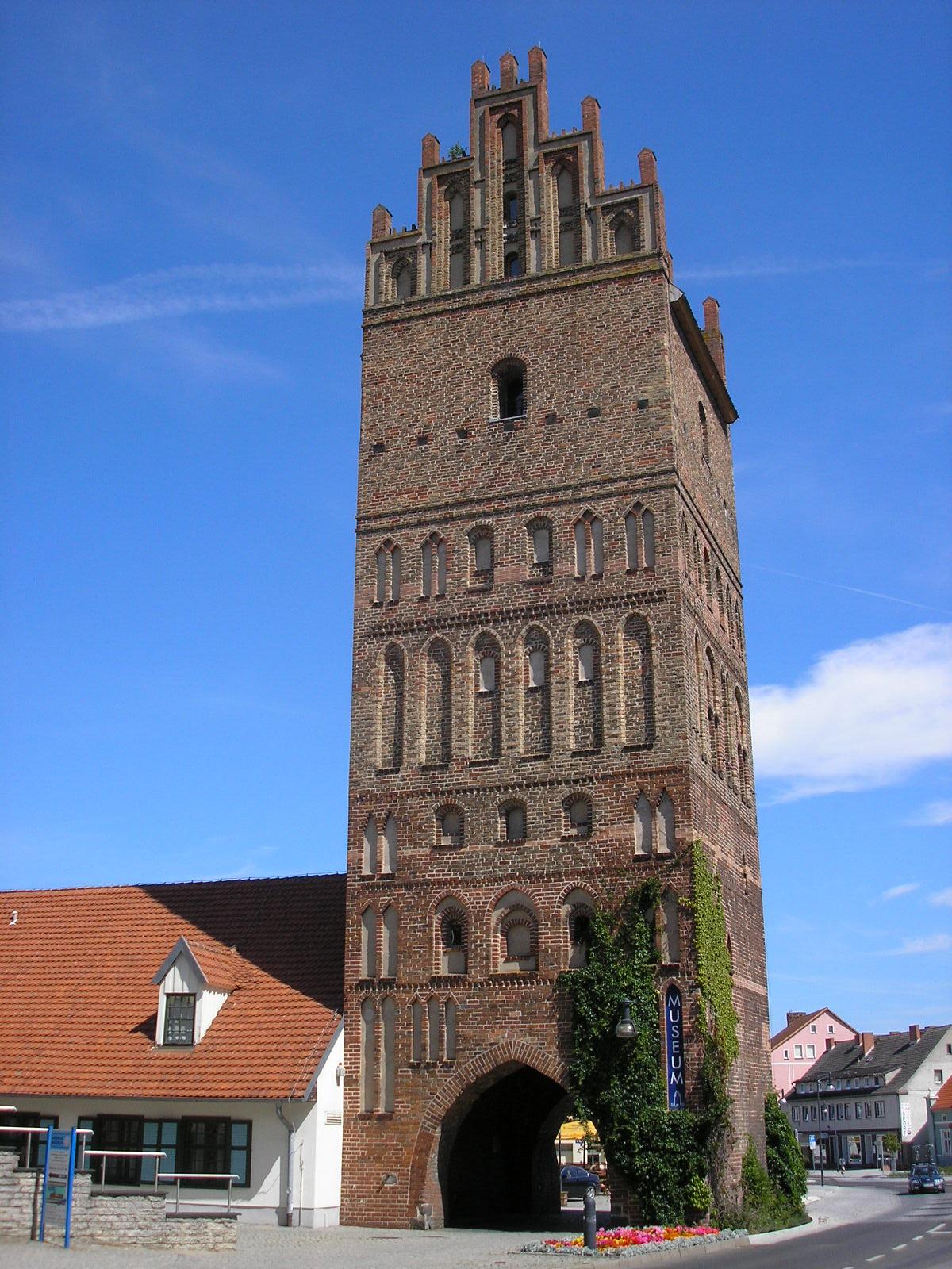 Brick Gothic Steintor. (<a href="https://commons.wikimedia.org/wiki/User:Michael_Sander">Michael Sander</a>/<a href="https://creativecommons.org/licenses/by-sa/3.0">CC BY-SA 3.0</a>)