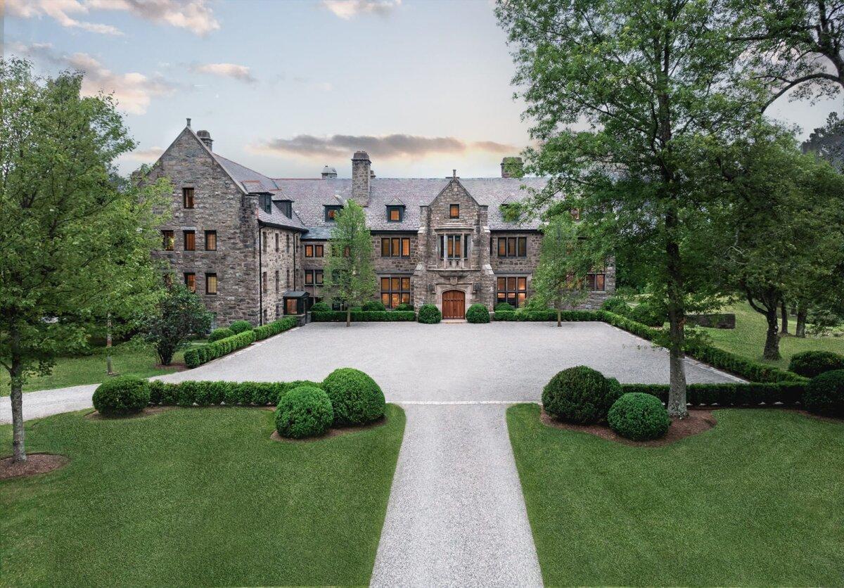 The Ranch combines rigorous hiking, restorative yoga, and plant-forward meals into a retreat model focused on lasting lifestyle change. (Courtesy of The Ranch Hudson Valley)