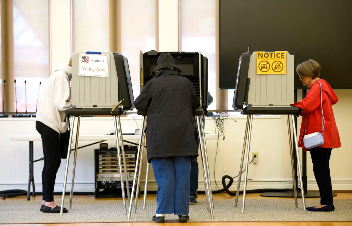 Trump Says He Will Require Voter ID for Midterms