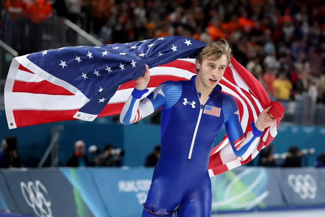 Stolz Scorches Speed Skating Track for Olympic Record, 2nd Gold in Italy