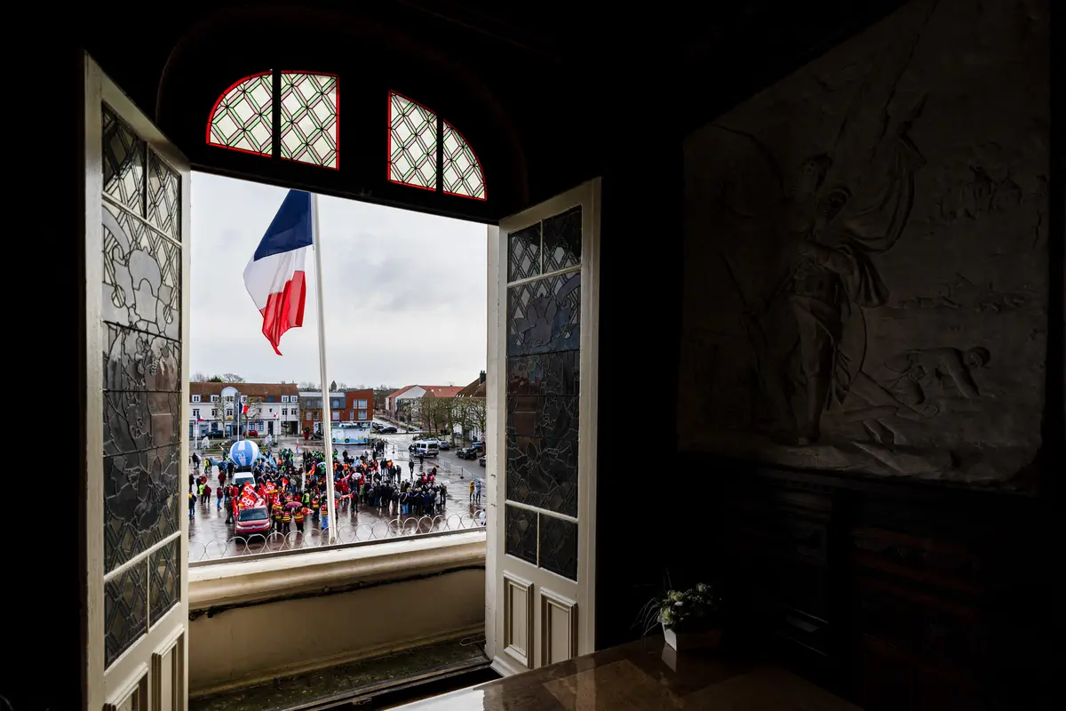 Oil Shock Drives Sharpest French Private-Sector Contraction Since 2020