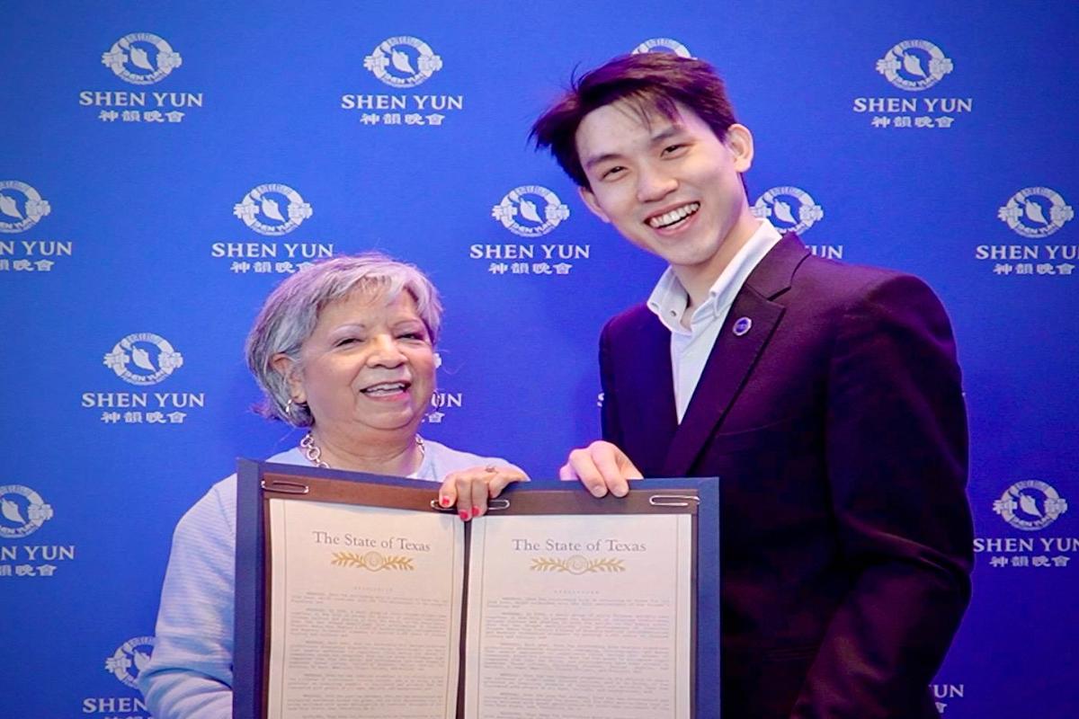 Shen Yun ‘Is a Must-See,’ Says Texas District Director