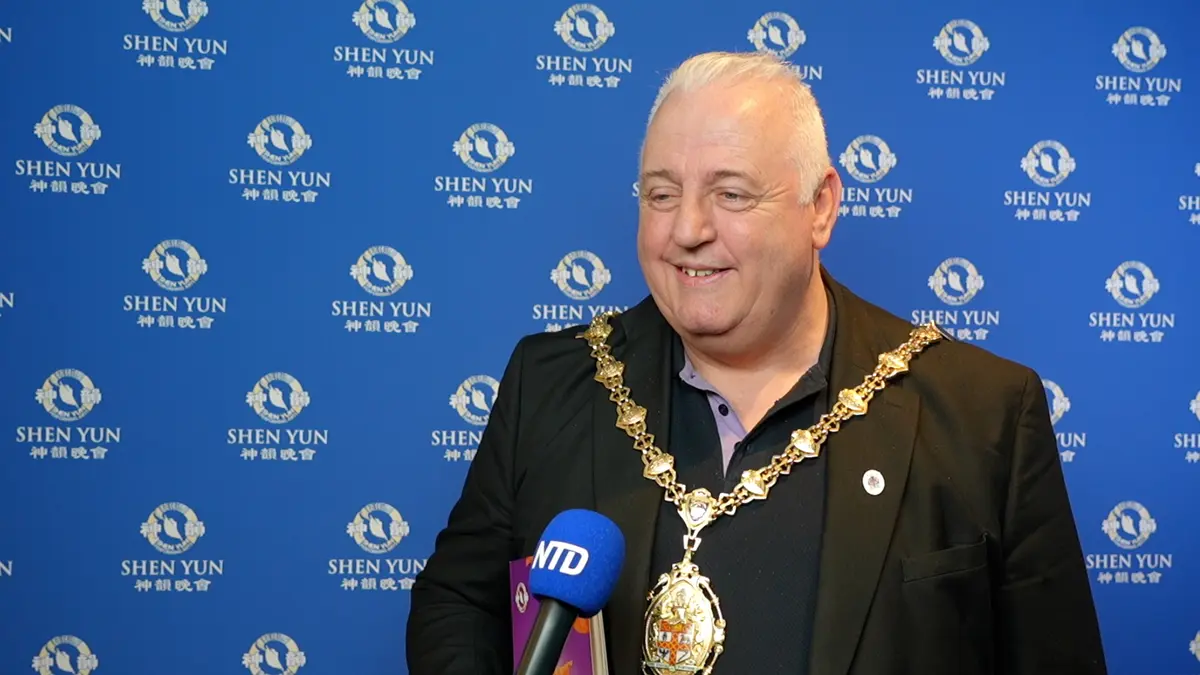 Lord Mayor of Stoke-on-Trent Thanks Shen Yun for an ‘Exhilarating’ Performance