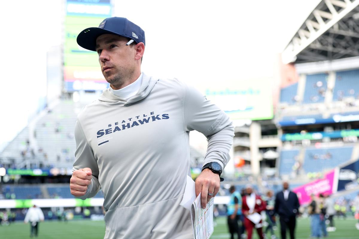 New Seahawks OC Brings Offensive Continuity With Unique Coaching Background