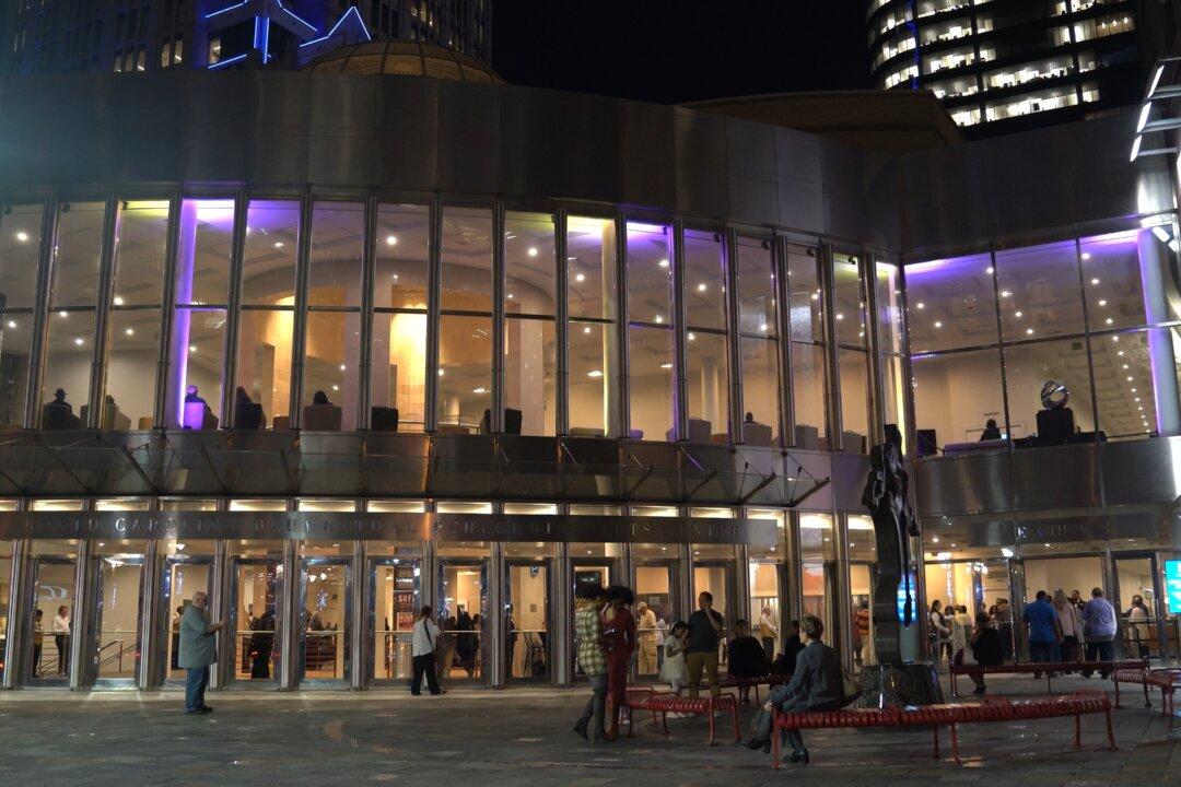 Shen Yun Inspires Hope in North Carolina