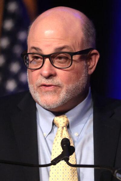 Mark Levin speaking at the 2nd Annual Turning Point USA Winter Gala at the Mar-A-Lago Club in Palm Beach, Fla. (<a href="https://www.flickr.com/people/22007612@N05">Gage Skidmore</a>/<a href="https://creativecommons.org/licenses/by-sa/2.0">CC BY-SA 2.0</a>)