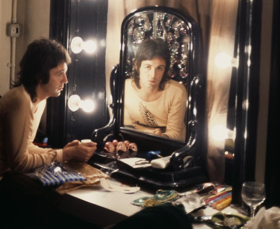 Paul McCartney prior to performing in support of the album "Red Rose Speedway" in 1973, in "Paul McCartney: Man on the Run." (Amazon/MGM Studios)
