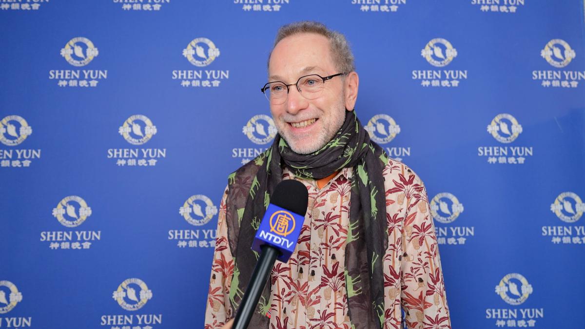 French Audiences Applaud Shen Yun’s Uniqueness