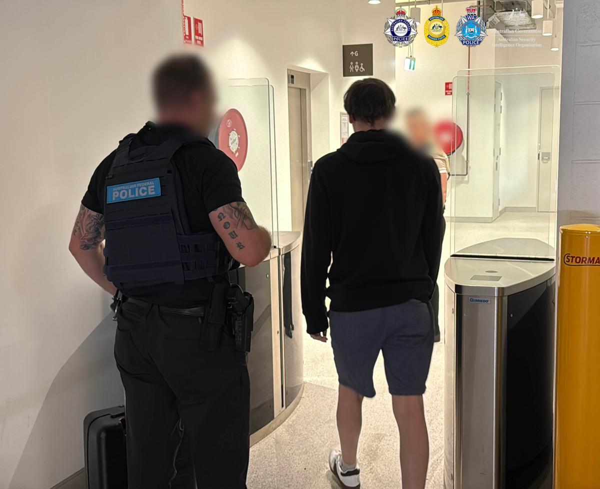 NZ Man Arrested at Perth Airport for Allegedly Possessing Violent Extremist Material