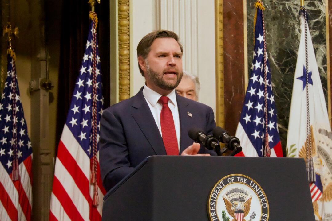 Vance Tells Wisconsin Voters ‘American Dream’ Is on the Ballot