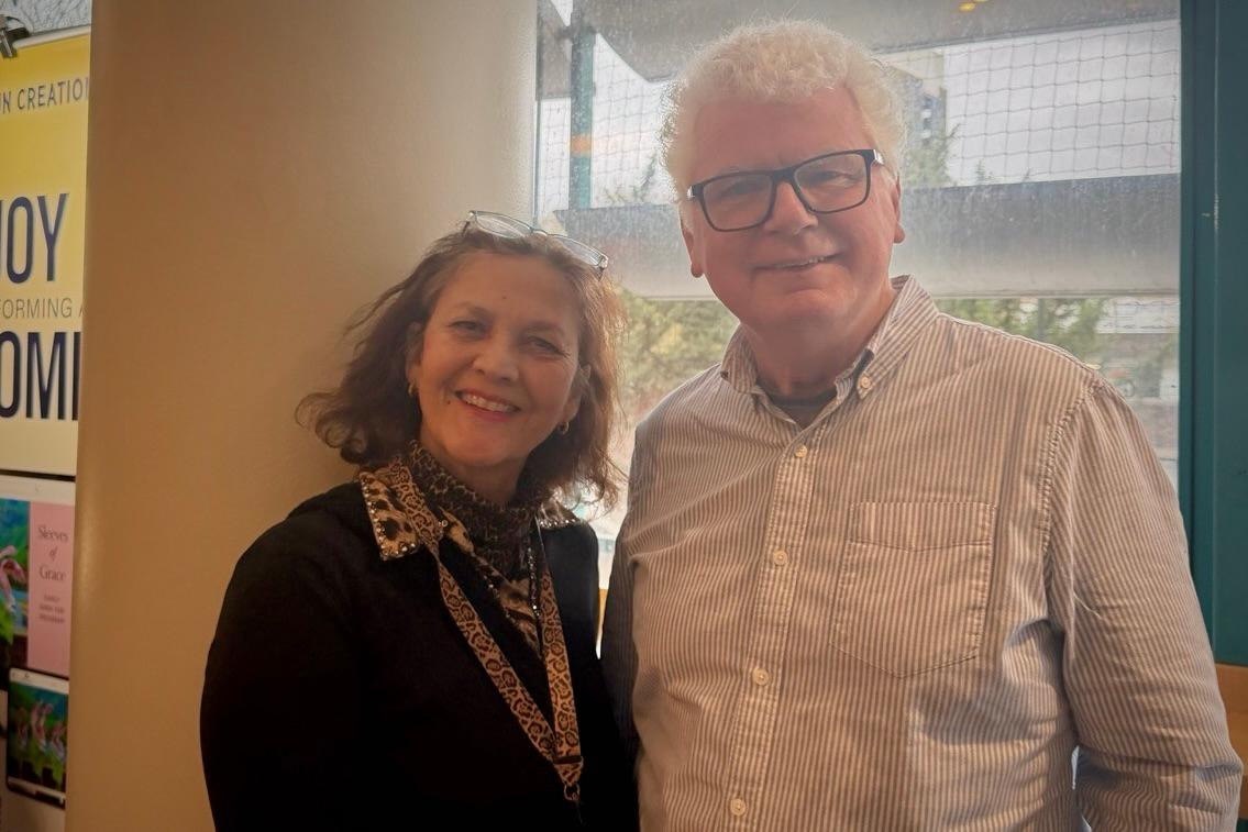 Raymond Tomlins and Sharon Vaillant at the Shen Yun Performing Arts performance at Wycombe Swan Theatre, in the UK, on Feb. 26, 2026. (James Xu/The Epoch Times)