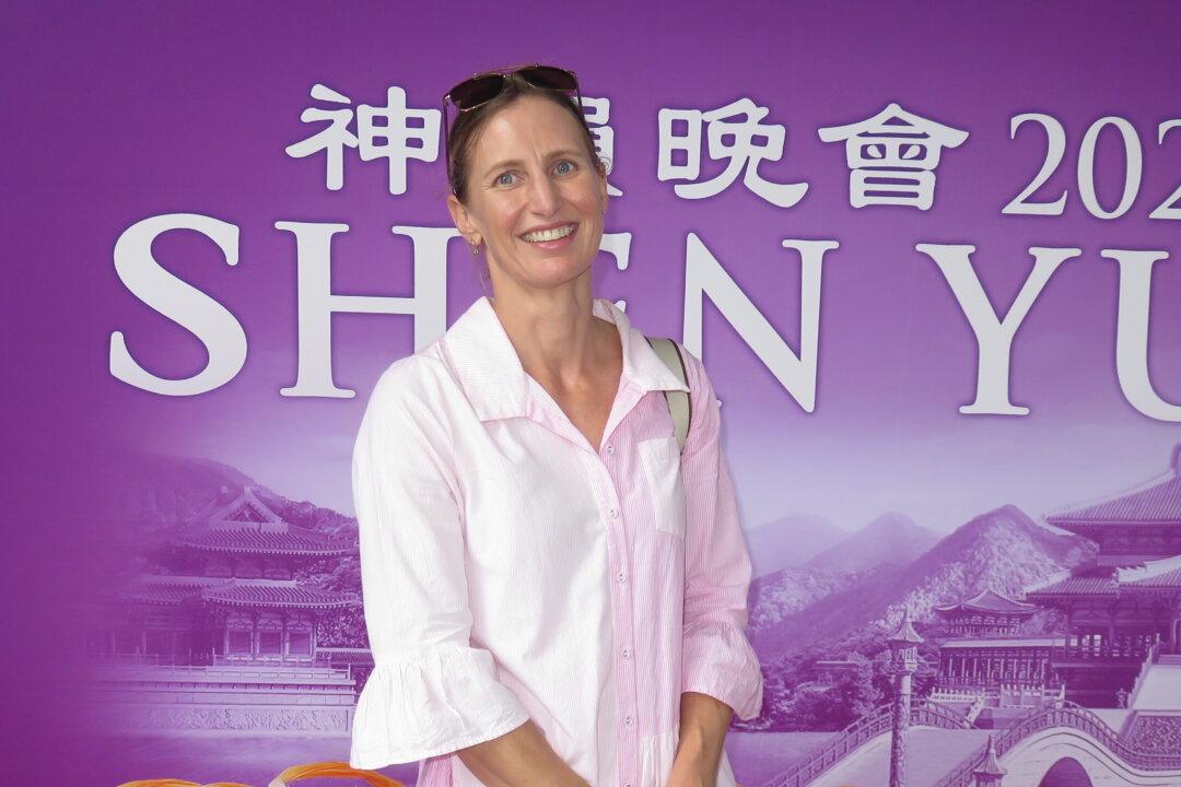 Shen Yun Shares Values ‘Placed in Kindness,’ Says Company Owner