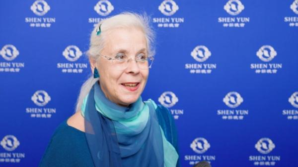 Italian Playwright Enthusiastically Applauds Shen Yun: ‘Carrying History and Truth Through Art’