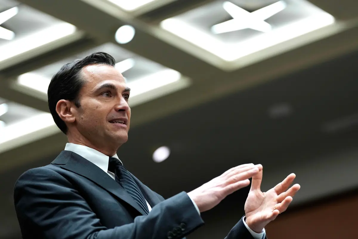 Interim Budget Officer Steps Down as Ottawa Searches for Replacement