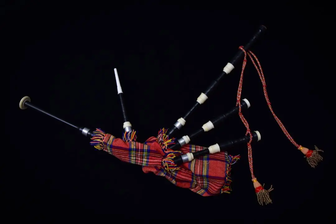 Sounds of Beauty and News: The Highland Bagpipes