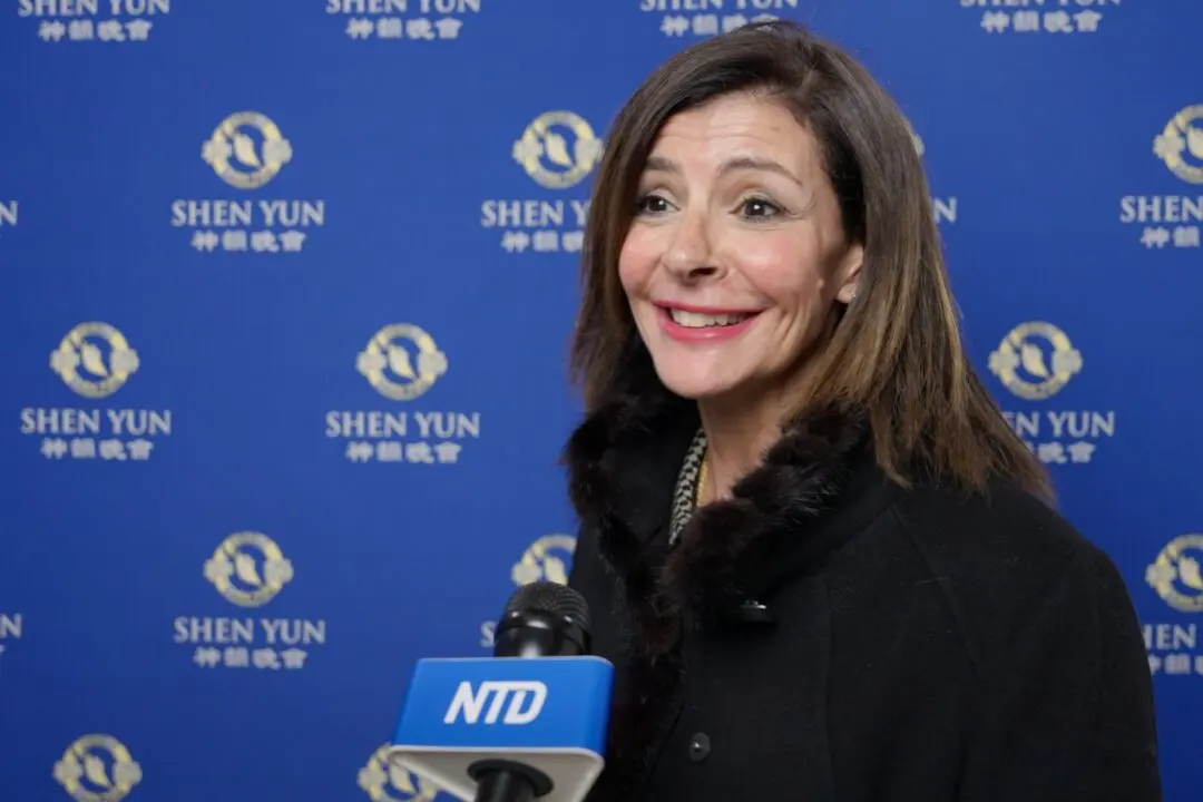 Lawyer Walks out of Shen Yun Spirit Lifted