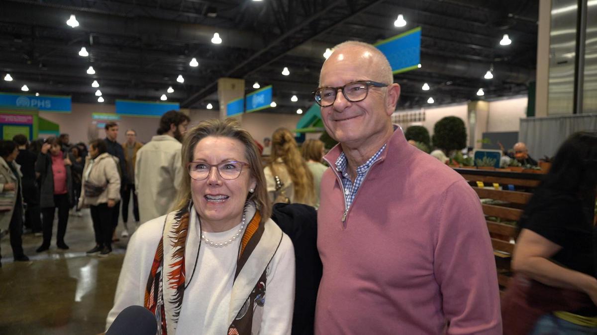 Peggy and John Rusnock made a long drive from a suburb of Boston to the Philadelphia Flower Show, on March 1, 2026. (William Huang/The Epoch Times)