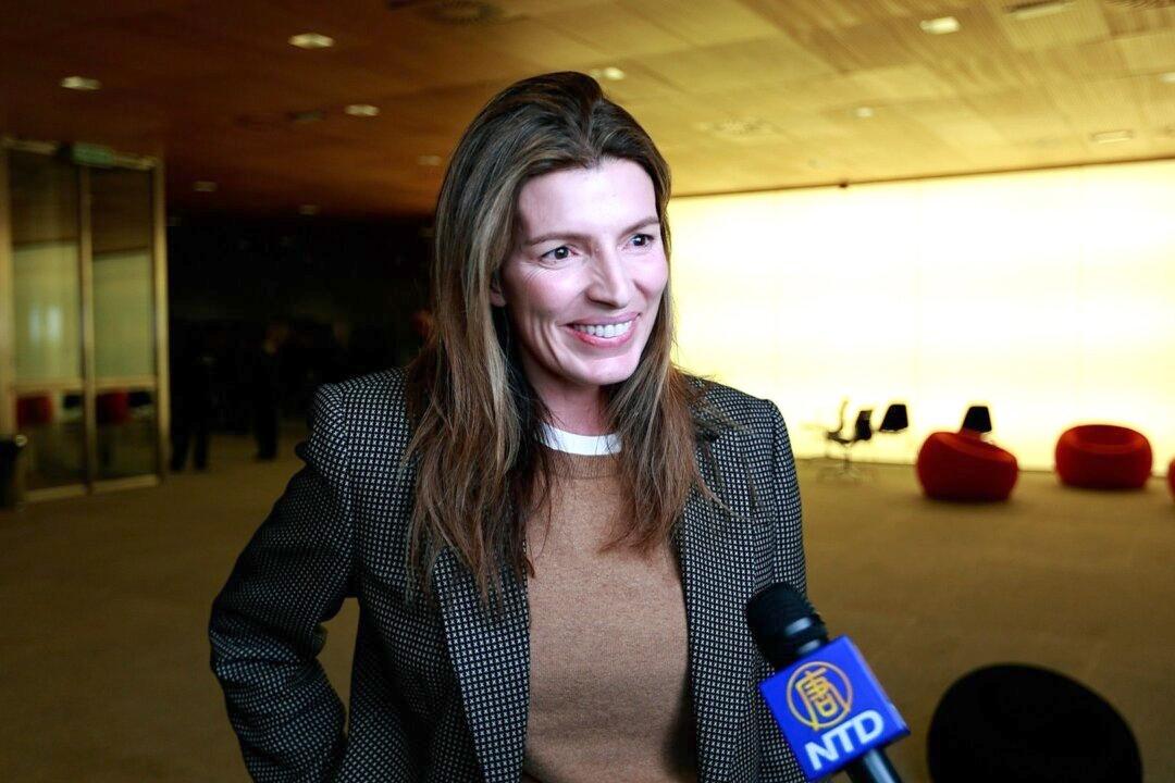 Art and Fashion Entrepreneur Praises Shen Yun for Their Perfection