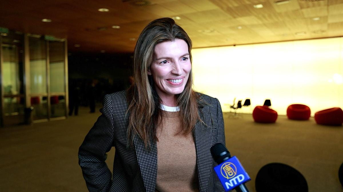 Art and Fashion Entrepreneur Praises Shen Yun for Their Perfection