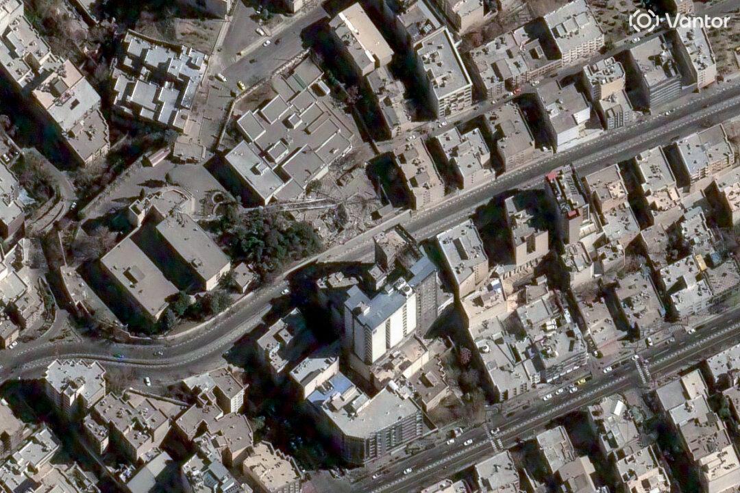 Trump Says Iran Will Be Hit ‘Very Hard’ After Tehran Rejects Surrender Demand