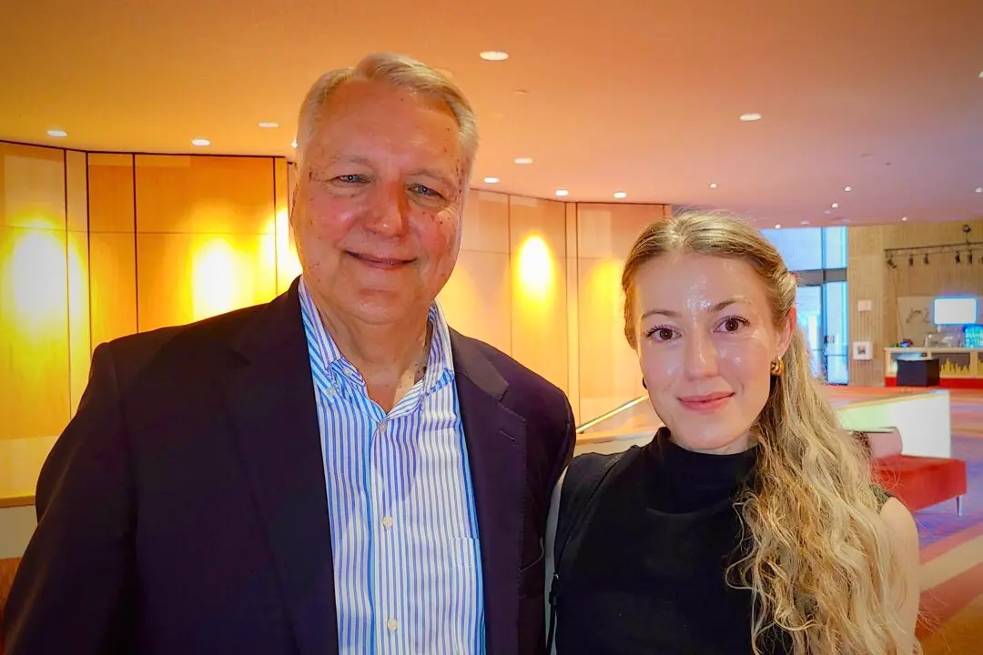 Phoenix Marketing Executive Inspired by Shen Yun’s Fluidity and Energy