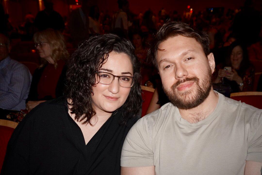 ‘It Gives a Lot of Hope’: Shen Yun’s Classical Chinese Dancers Uplift Theatergoers in Phoenix