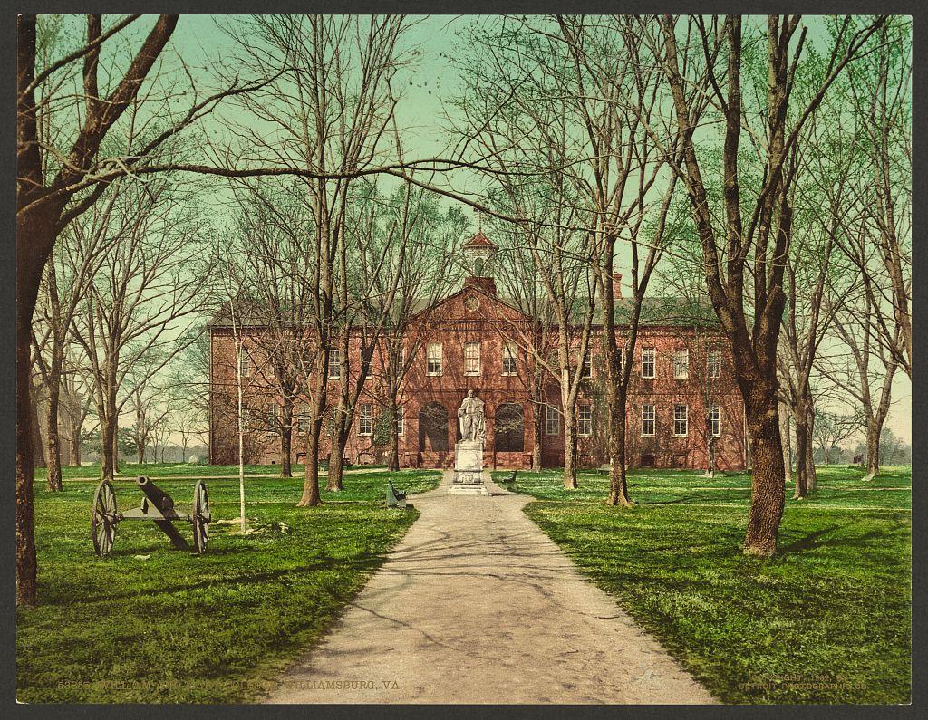William and Mary College, Williamsburg, Va., circa 1902. Library of Congress. (Public Domain)