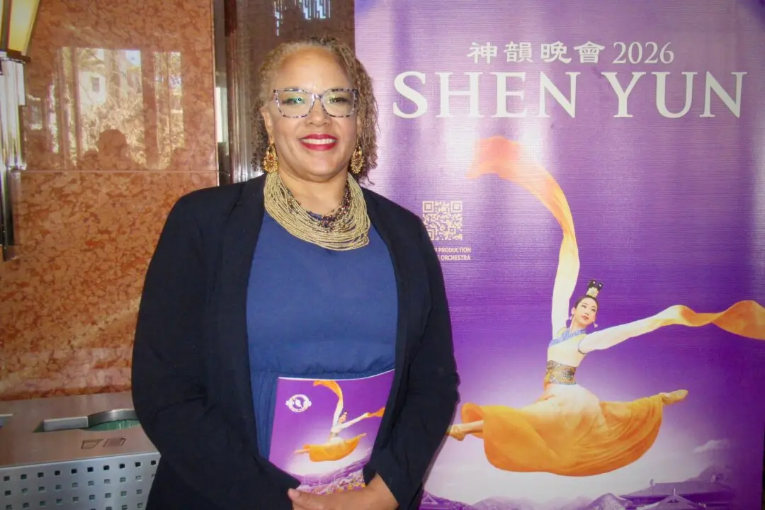 State Senator Enjoys Shen Yun’s ‘Intricate Cultural Elements’
