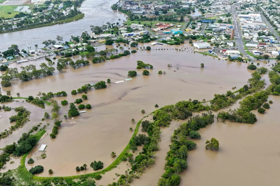 Hundreds of Homes Inundated as 7.6 Metre Floods Swamp Bundaberg