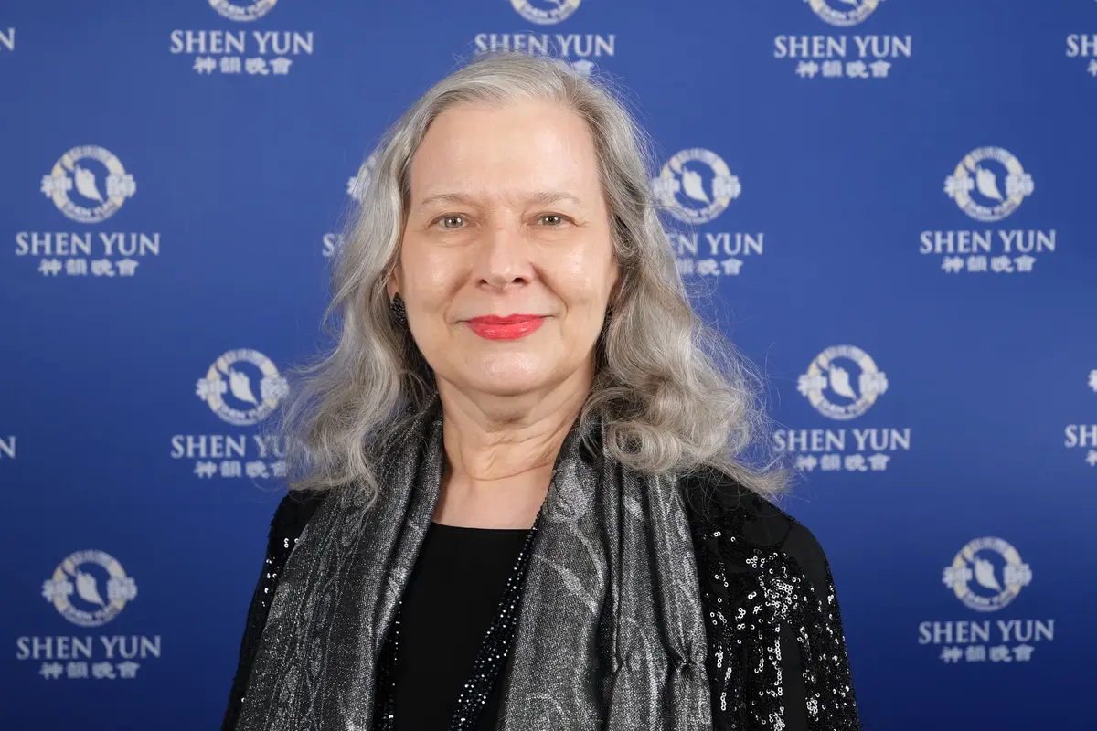 Aussie Says She Had to See Shen Yun After Bomb Threats: ‘I’m So Glad We Did’