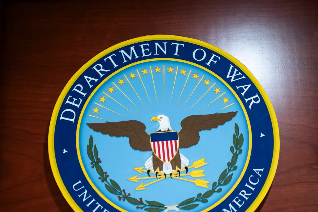 Federal Judge Temporarily Allows Pentagon to Enforce Press Restrictions