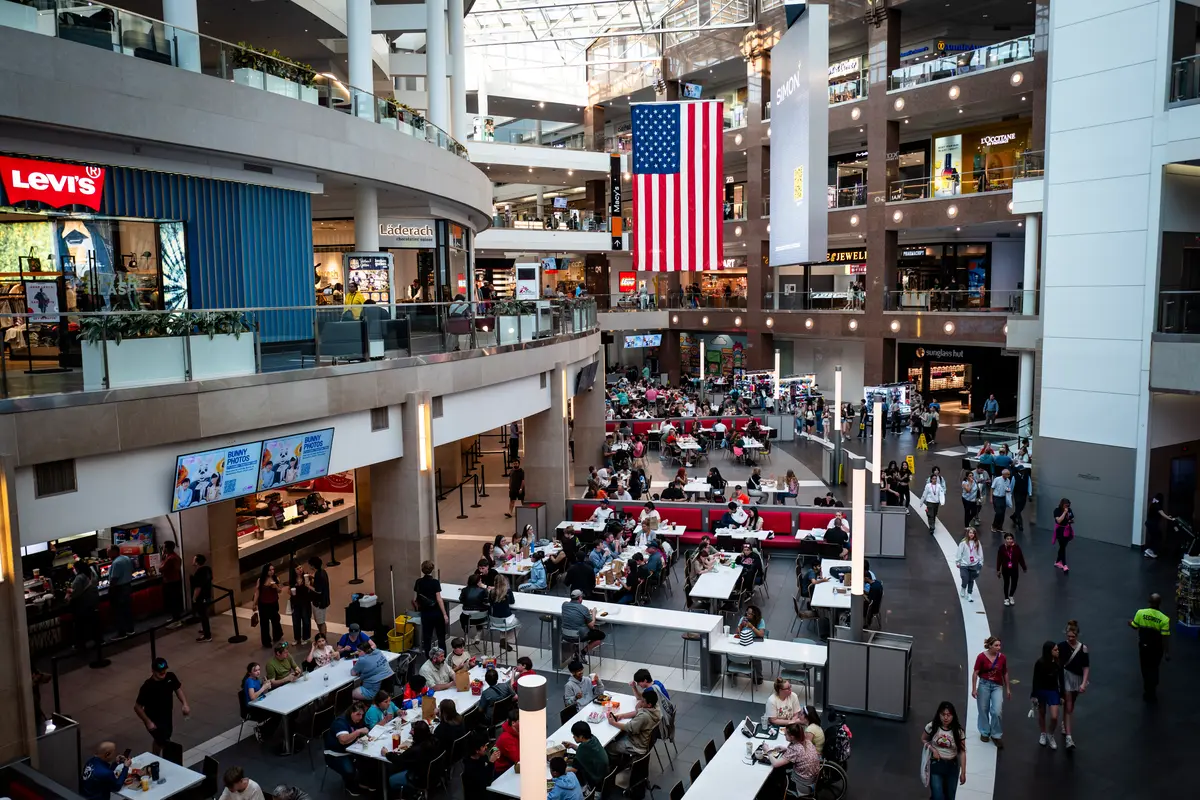 The Barbell Economy: Why the Middle Is Vanishing