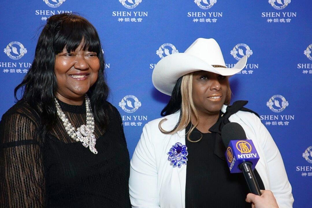 Greensboro Audience Member ‘Uplifted And Happy’ After Seeing Shen Yun