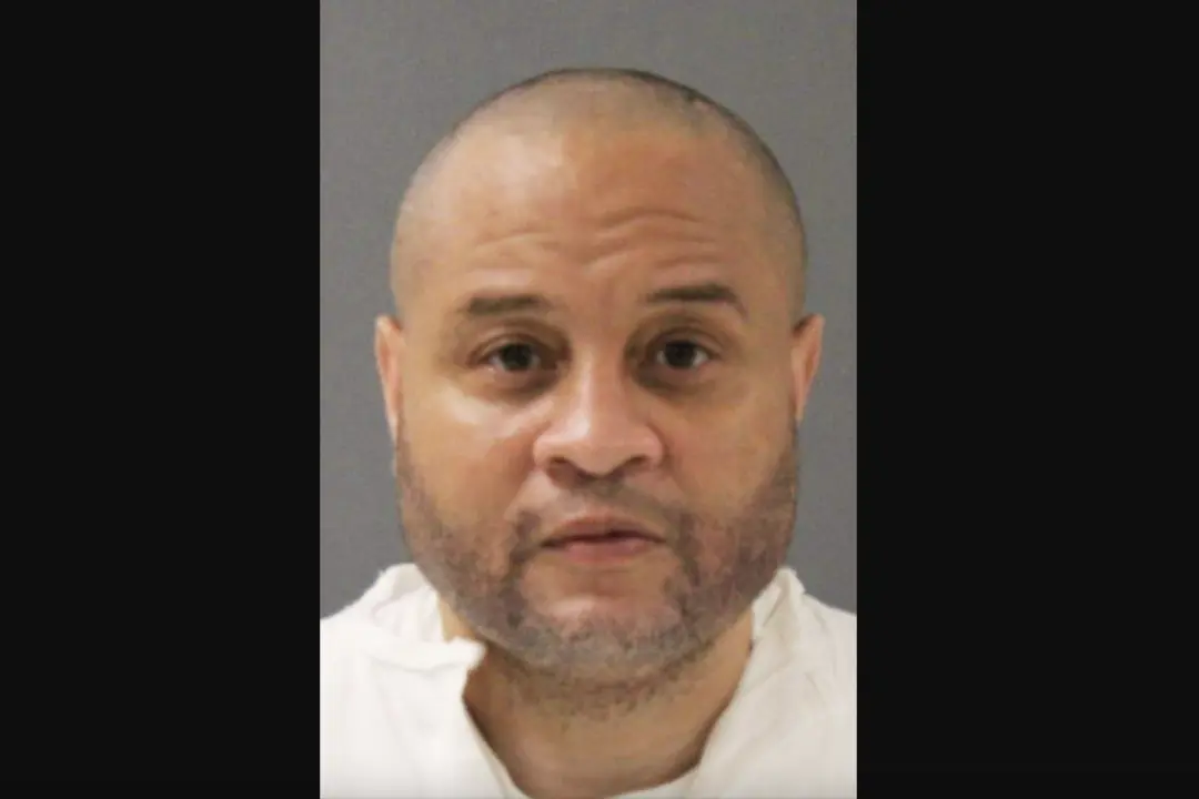 Texas Man Executed for Fatally Stabbing Girlfriend and Her Son as Survivor of Attack Looks On