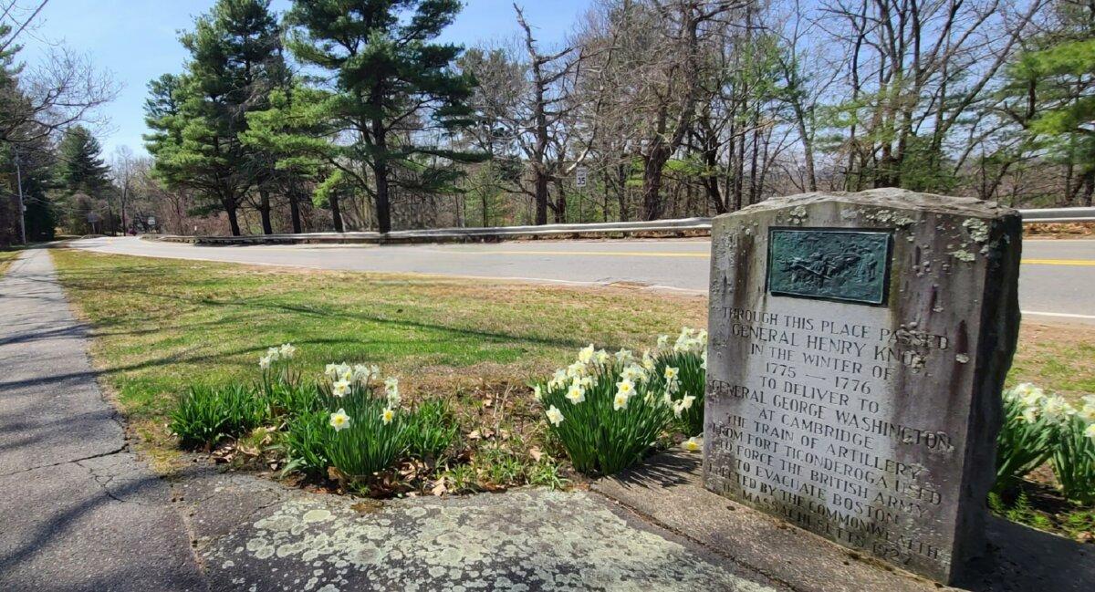 The Henry Knox Trail marker in Wayland, Mass., commemorates Col. Henry Knox's 1775–1776 transport of cannons from Fort Ticonderoga to Boston. (Alan Wakim)
