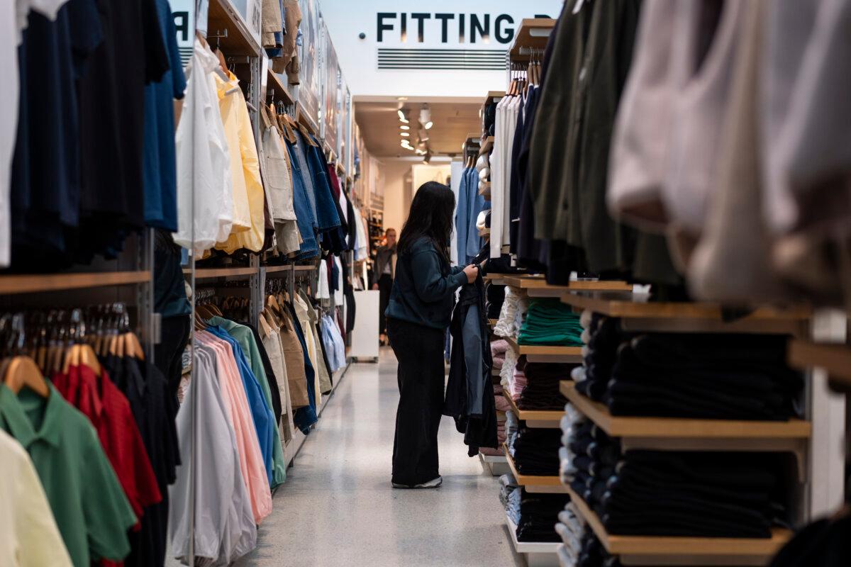 People shop in Washington on March 12, 2026. (Madalina Kilroy/The Epoch Times)