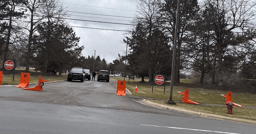 Road outside of Temple Israel in West Bloomfield, Michigan. (Tom Gantert/The Epoch Times)