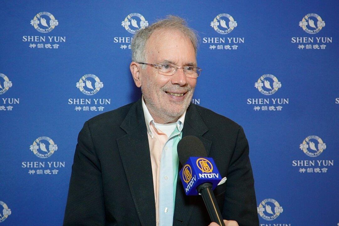 Raleigh Theatergoer Says Shen Yun ‘Disproves the Marxist Lie' With Every Breath They Take