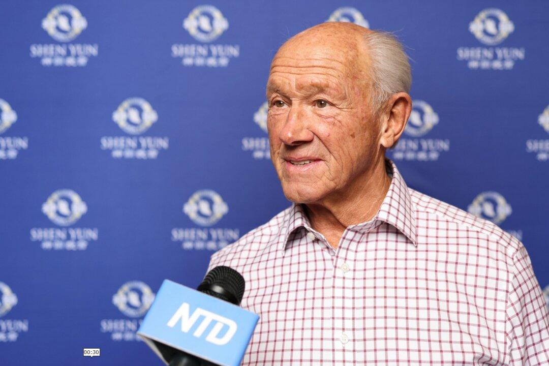 ‘Elevating for the Spirit’: Phoenix Audience Inspired by Shen Yun