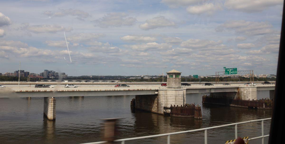 The northbound span of the 14th Street Bridge—now the Arland D. Williams Jr. Memorial Bridge—in September 2023 as seen from a Yellow Line train on the Washington Metro. (<a href="https://commons.wikimedia.org/wiki/User:DiscoA340">Disco A340</a>/<a href="https://creativecommons.org/licenses/by-sa/4.0/">CC BY-SA 4.0</a>)