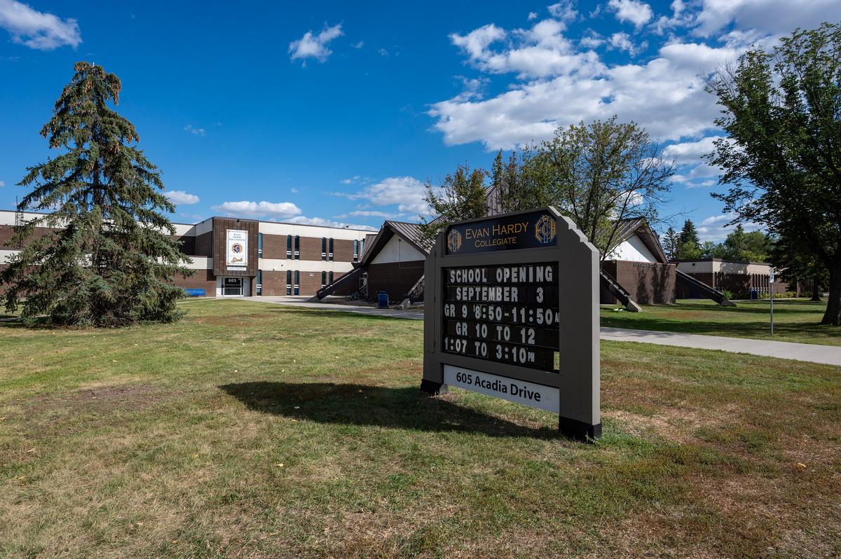 Saskatoon Teacher Awarded Heroism Medal for Rescuing Student Set on Fire