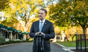 Trump Trade Rep Says Canada Behind Mexico in Free Trade Talks